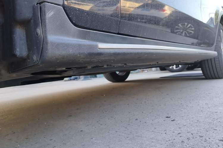 Used Mercedes-Benz GLC 2018 Facelift GLC 260 4MATIC Luxury Edition Left Side Sill