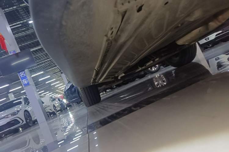 Used Mercedes-Benz GLC 2018 Facelift GLC 260 4MATIC Luxury Edition Left Side Sill