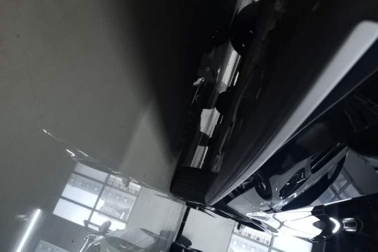 Used Mercedes-Benz GLC 2018 Facelift GLC 260 4MATIC Luxury Edition Left Side Sill
