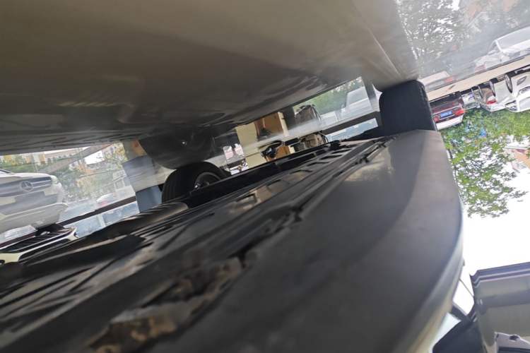 Used Mercedes-Benz GLC 2018 Facelift GLC 260 4MATIC Luxury Edition Left Side Sill