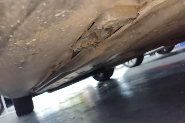 Used Mercedes-Benz GLC 2018 GLC 300 4MATIC Sport Edition Left Side Sill