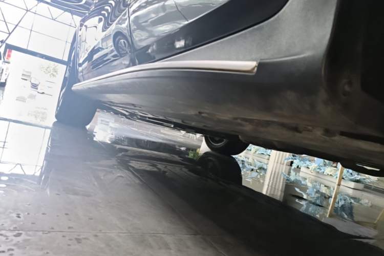 Used Mercedes-Benz GLC 2018 GLC 300 4MATIC Sport Edition Left Side Sill