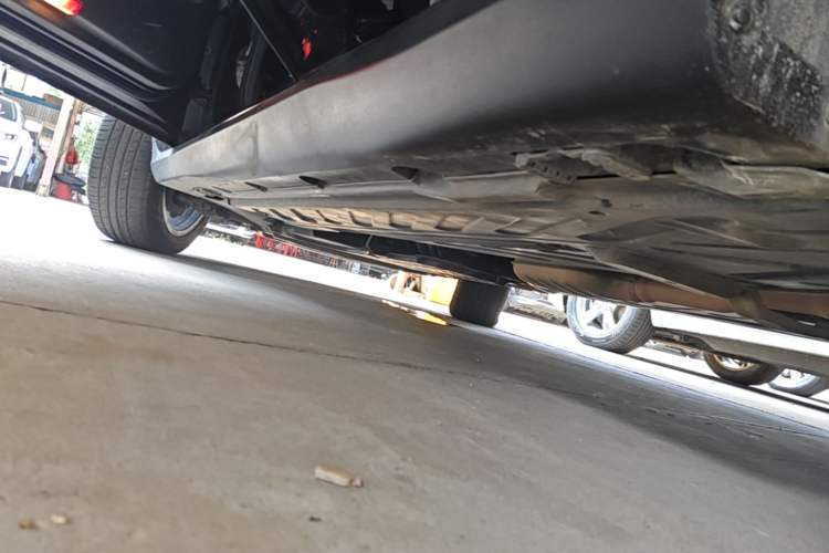 Used Mercedes-Benz GLC 2018 Facelifted GLC 260 4MATIC Dynamic Edition Left Side Sill