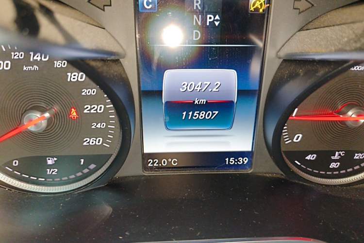 Used Mercedes-Benz GLC 2018 Facelift GLC 200 4MATIC Odometer Close Up