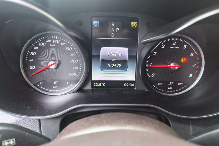 Used Mercedes-Benz GLC 2018 Facelifted GLC 260 4MATIC Dynamic Edition Odometer Close Up