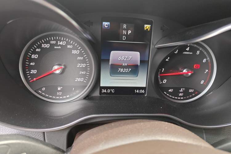 Used Mercedes-Benz GLC 2018 Facelifted GLC 260 4MATIC Dynamic Edition Odometer Close Up