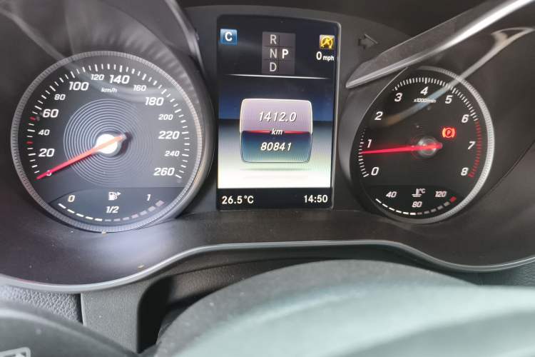 Used Mercedes-Benz GLC 2018 GLC 200 4MATIC Odometer Close Up