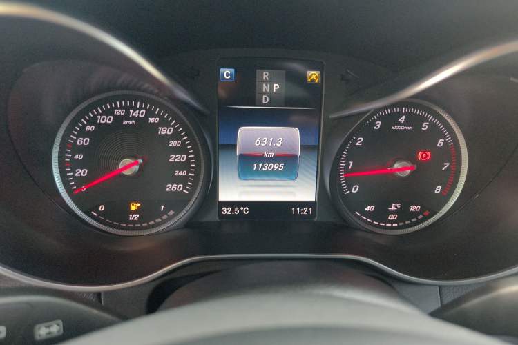 Used Mercedes-Benz GLC 2018 Facelift GLC 260 4MATIC Luxury Edition Odometer Close Up