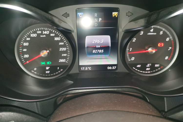 Used Mercedes-Benz GLC 2018 Facelifted GLC 260 4MATIC Dynamic Edition Odometer Close Up