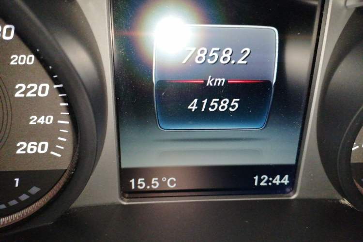 Used Mercedes-Benz GLC 2018 Refreshed GLC 300 4MATIC Dynamic Edition Odometer Close Up