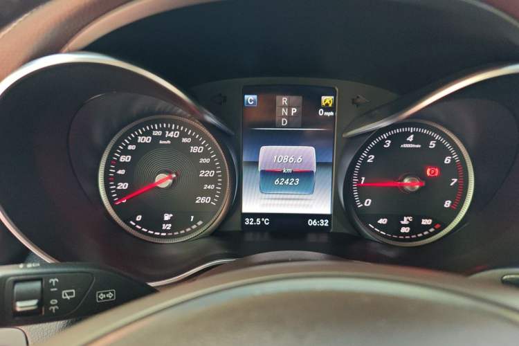 Used Mercedes-Benz GLC 2018 Facelifted GLC 260 4MATIC Dynamic Edition Odometer Close Up