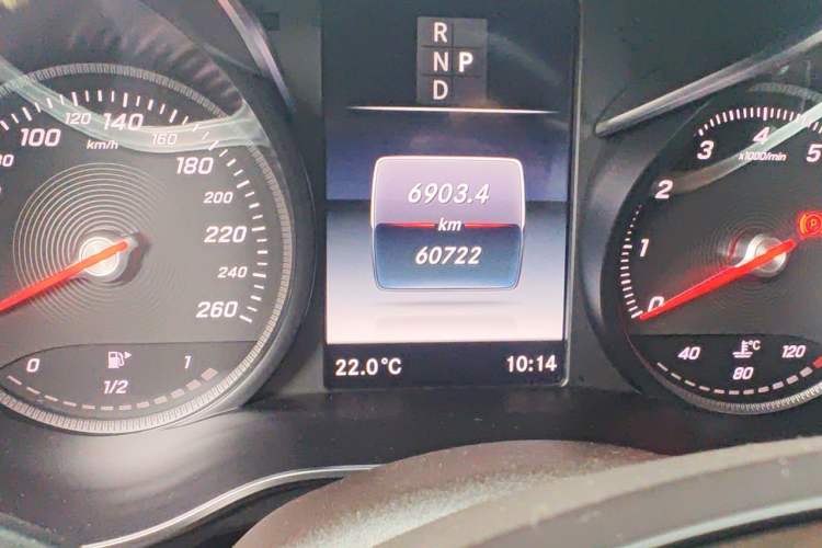 Used Mercedes-Benz GLC 2018 Facelifted GLC 260 4MATIC Dynamic Edition Odometer Close Up