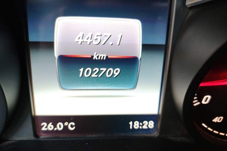 Used Mercedes-Benz GLC 2018 GLC 200 4MATIC Odometer Close Up