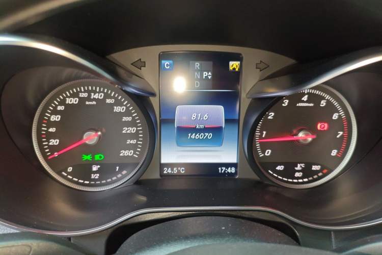 Used Mercedes-Benz GLC 2018 Refreshed GLC 300 4MATIC Dynamic Edition Odometer Close Up