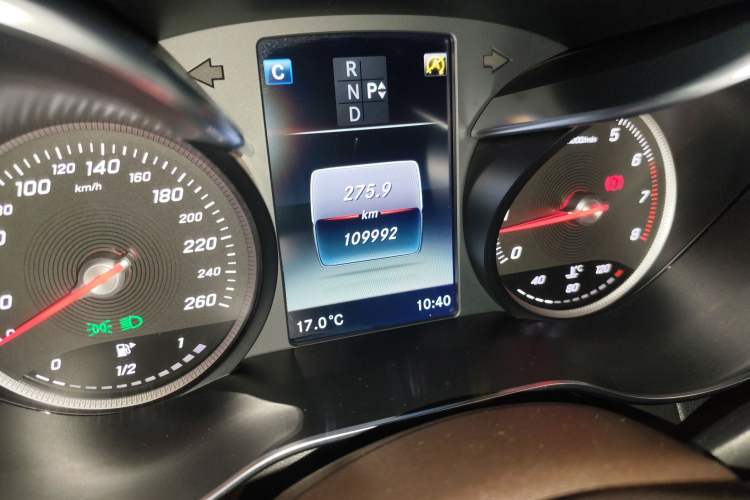 Used Mercedes-Benz GLC 2018 GLC 260 4MATIC Dynamic Edition Odometer Close Up