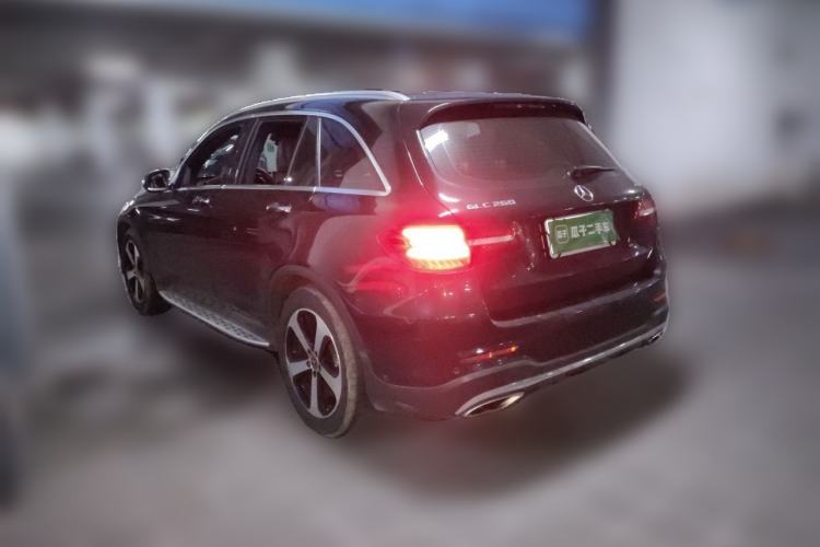 Used Mercedes-Benz GLC 2018 GLC 260 4MATIC Luxury Model Rear Left 45 Deg