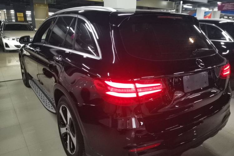 Used Mercedes-Benz GLC 2018 Facelift GLC 260 4MATIC Luxury Edition Rear Left 45 Deg