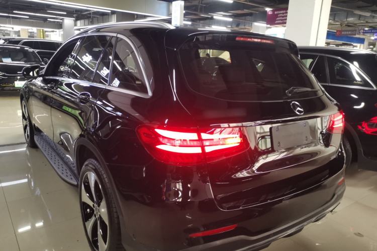 Used Mercedes-Benz GLC 2018 Refreshed GLC 300 4MATIC Dynamic Edition Rear Left 45 Deg