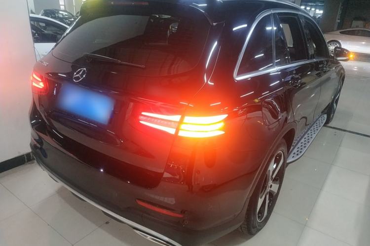 Used Mercedes-Benz GLC 2018 GLC 260 4MATIC Luxury Model Rear Right 45 Deg