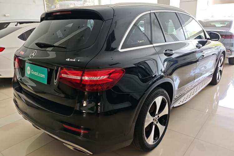 Used Mercedes-Benz GLC 2018 Refreshed GLC 300 4MATIC Dynamic Edition Rear Right 45 Deg