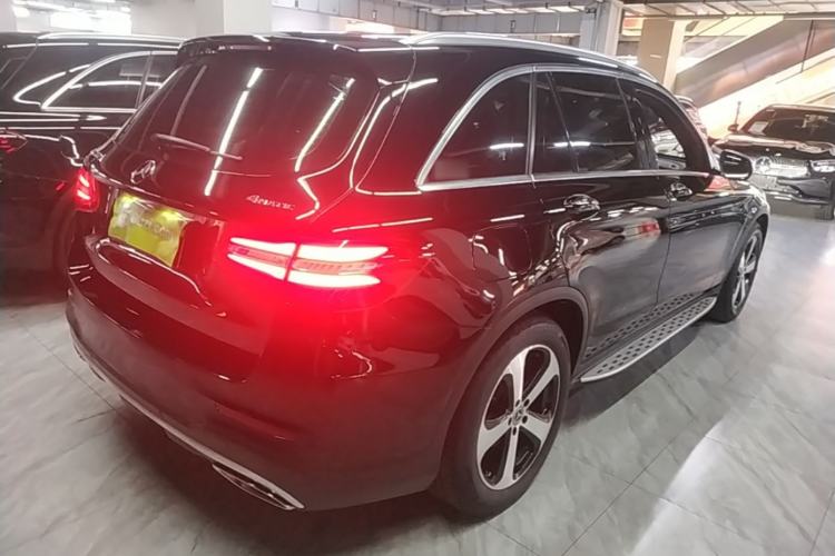 Used Mercedes-Benz GLC 2018 GLC 260 4MATIC Luxury Model Rear Right 45 Deg