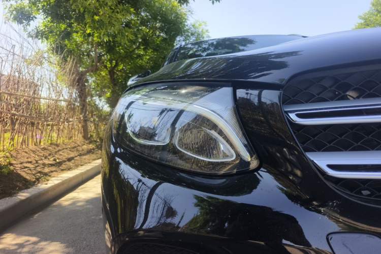 Used Mercedes-Benz GLC 2018 Facelifted GLC 260 4MATIC Dynamic Edition Right Front Headlight