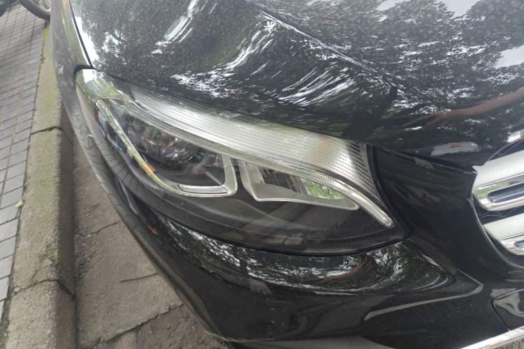 Used Mercedes-Benz GLC 2018 GLC 260 4MATIC Luxury Model Right Front Headlight