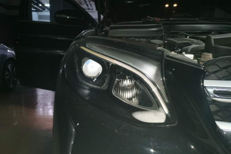 Used Mercedes-Benz GLC 2018 Facelifted GLC 260 4MATIC Dynamic Edition Right Front Headlight