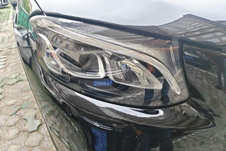 Used Mercedes-Benz GLC 2018 Facelift GLC 260 4MATIC Luxury Edition Right Front Headlight
