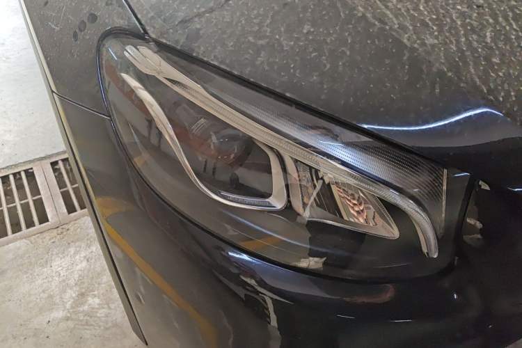 Used Mercedes-Benz GLC 2018 GLC 260 4MATIC Luxury Model Right Front Headlight