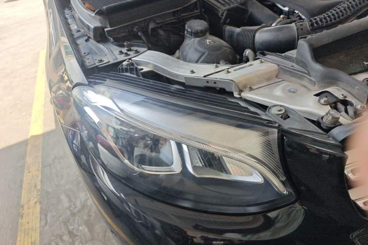 Used Mercedes-Benz GLC 2018 Facelift GLC 260 4MATIC Luxury Edition Right Front Headlight