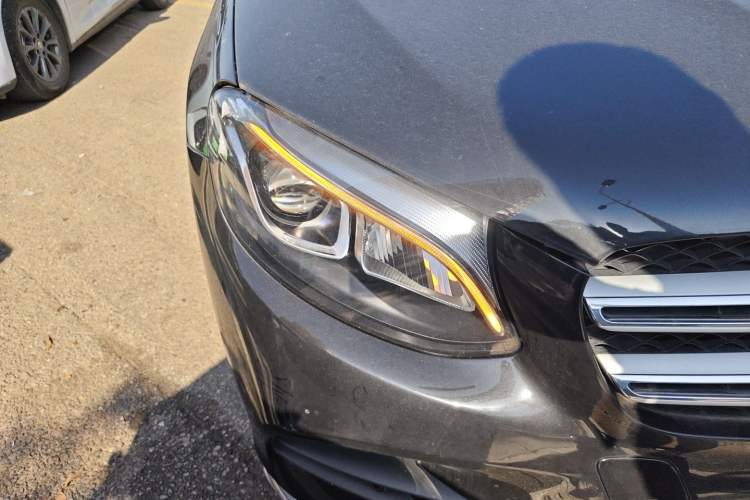 Used Mercedes-Benz GLC 2018 GLC 260 4MATIC Luxury Model Right Front Headlight