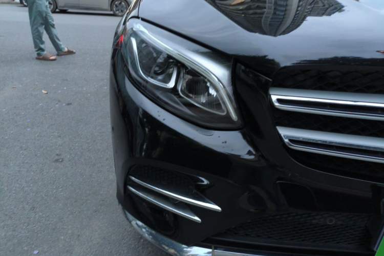 Used Mercedes-Benz GLC 2018 GLC 260 4MATIC Luxury Model Right Front Headlight