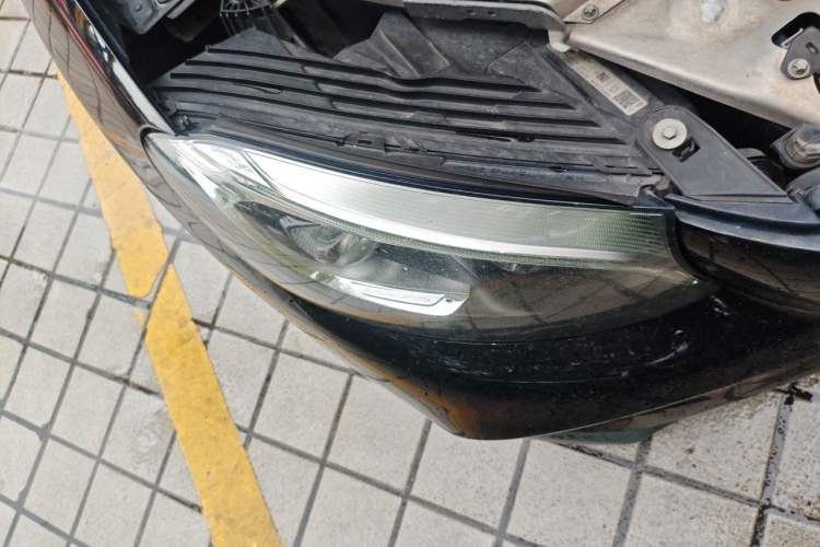 Used Mercedes-Benz GLC 2018 Refreshed GLC 300 4MATIC Dynamic Edition Right Front Headlight