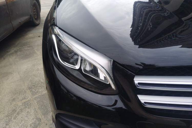 Used Mercedes-Benz GLC 2018 GLC 260 4MATIC Luxury Model Right Front Headlight