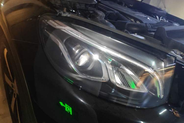 Used Mercedes-Benz GLC 2018 Facelift GLC 260 4MATIC Luxury Edition Right Front Headlight