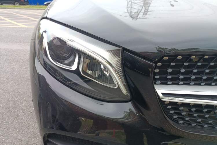 Used Mercedes-Benz GLC 2018 GLC 260 4MATIC Luxury Model Right Front Headlight