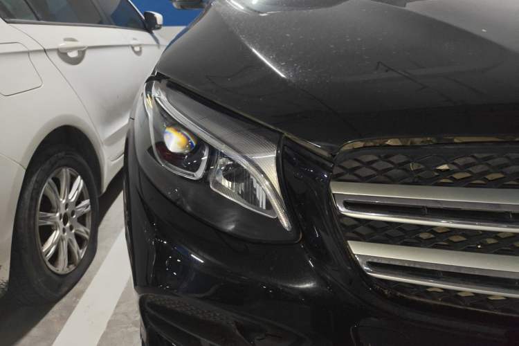 Used Mercedes-Benz GLC 2018 Facelift GLC 260 4MATIC Luxury Edition Right Front Headlight