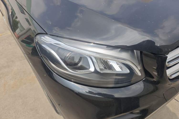 Used Mercedes-Benz GLC 2018 GLC 260 4MATIC Luxury Model Right Front Headlight