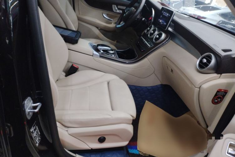 Used Mercedes-Benz GLC 2018 GLC 300 4MATIC Sport Edition Right Front Seat