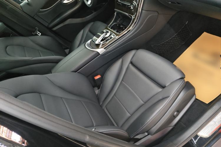 Used Mercedes-Benz GLC 2018 Facelift GLC 260 4MATIC Luxury Edition Right Front Seat