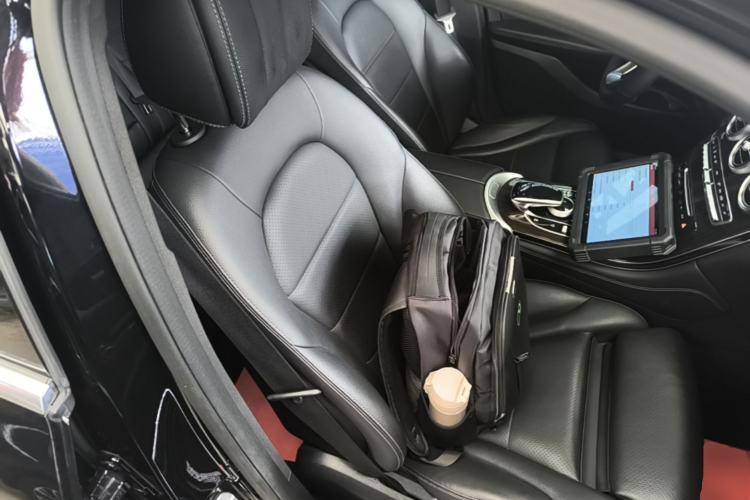Used Mercedes-Benz GLC 2018 Facelifted GLC 260 4MATIC Dynamic Edition Right Front Seat