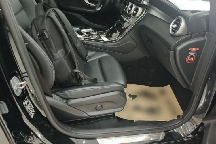 Used Mercedes-Benz GLC 2018 Facelifted GLC 260 4MATIC Dynamic Edition Right Front Seat