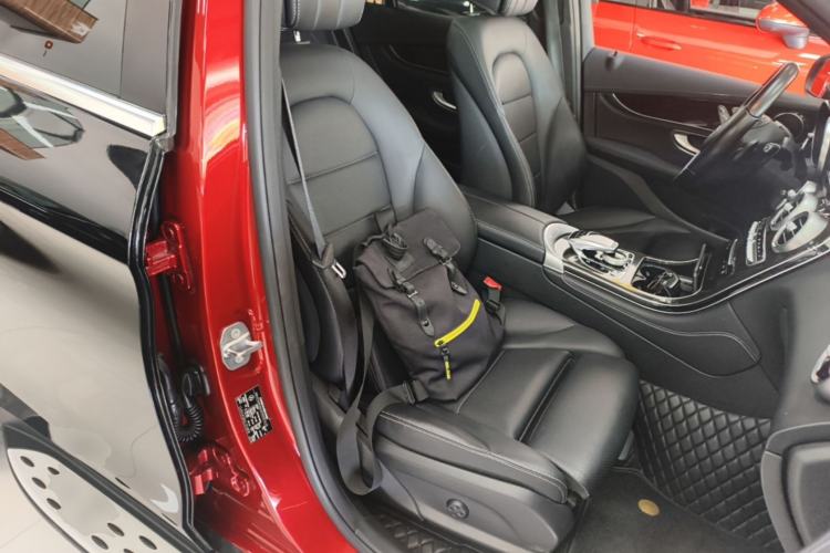 Used Mercedes-Benz GLC 2018 Facelifted GLC 260 4MATIC Dynamic Edition Right Front Seat