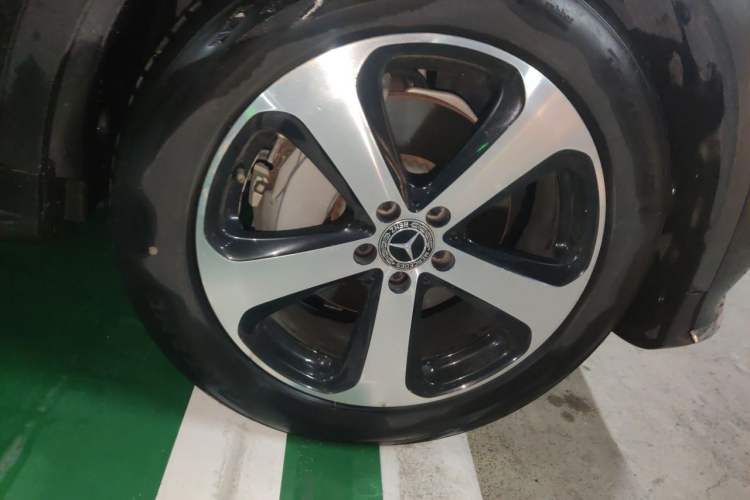 Used Mercedes-Benz GLC 2018 Facelift GLC 260 4MATIC Luxury Edition Right Front Wheel Hub