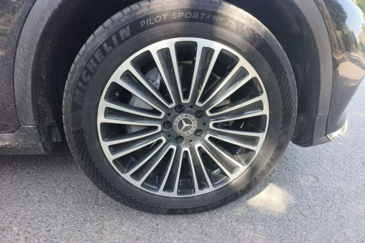 Used Mercedes-Benz GLC 2018 Facelifted GLC 260 4MATIC Dynamic Edition Right Front Wheel Hub