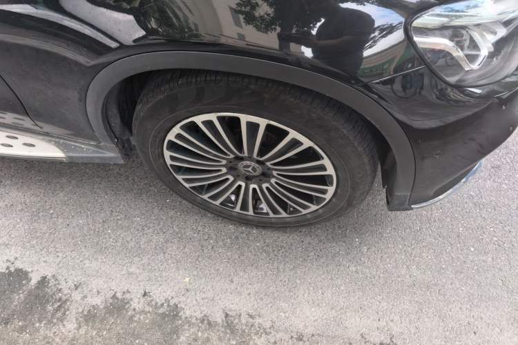 Used Mercedes-Benz GLC 2018 Facelifted GLC 260 4MATIC Dynamic Edition Right Front Wheel Hub