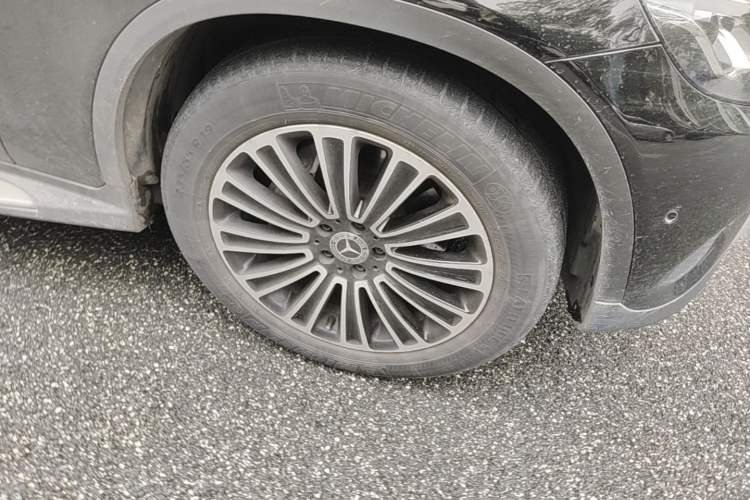 Used Mercedes-Benz GLC 2018 Facelift GLC 200 4MATIC Right Front Wheel Hub