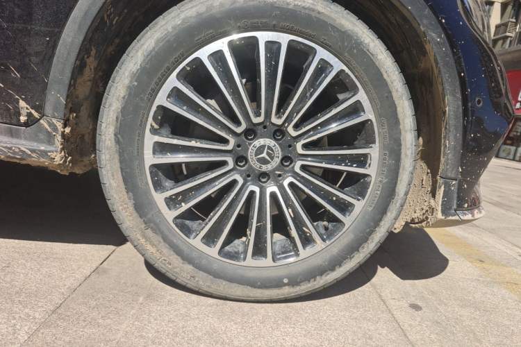 Used Mercedes-Benz GLC 2018 GLC 260 4MATIC Luxury Model Right Front Wheel Hub