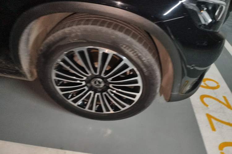 Used Mercedes-Benz GLC 2018 GLC 200 4MATIC Right Front Wheel Hub